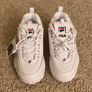 💥🧬STYLISH FILA WOMENS SNEAKERS💥🧬